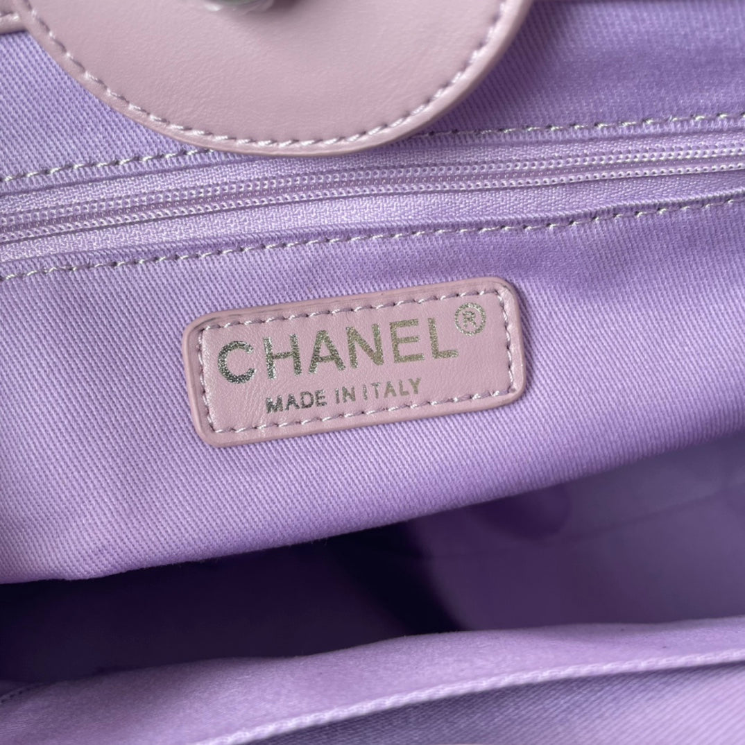 Sac shopping CC 34 cm en cuir de veau rose violet, accessoires argentés