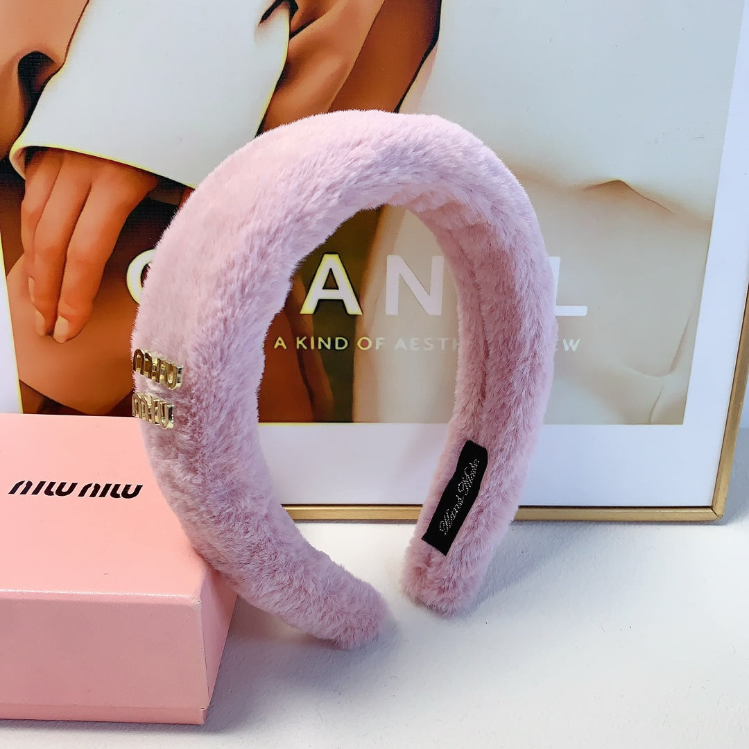 BANDEAU EN FOURRURE DE LAPIN ROSE