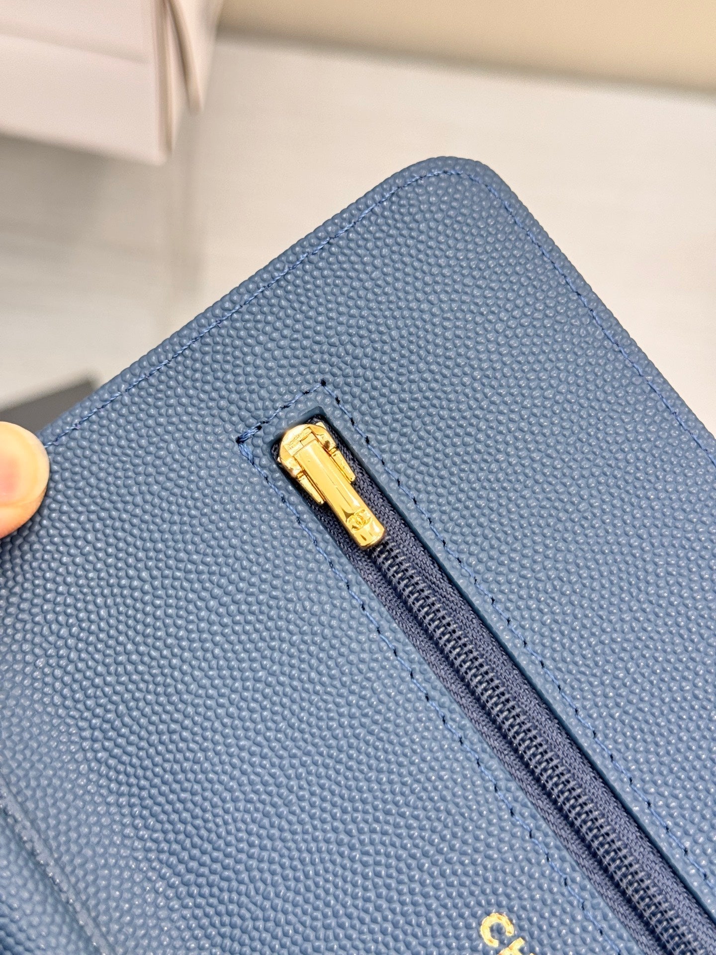 WOC 19CM BLEU JEAN CAVIAR QUINCAILLERIE OR