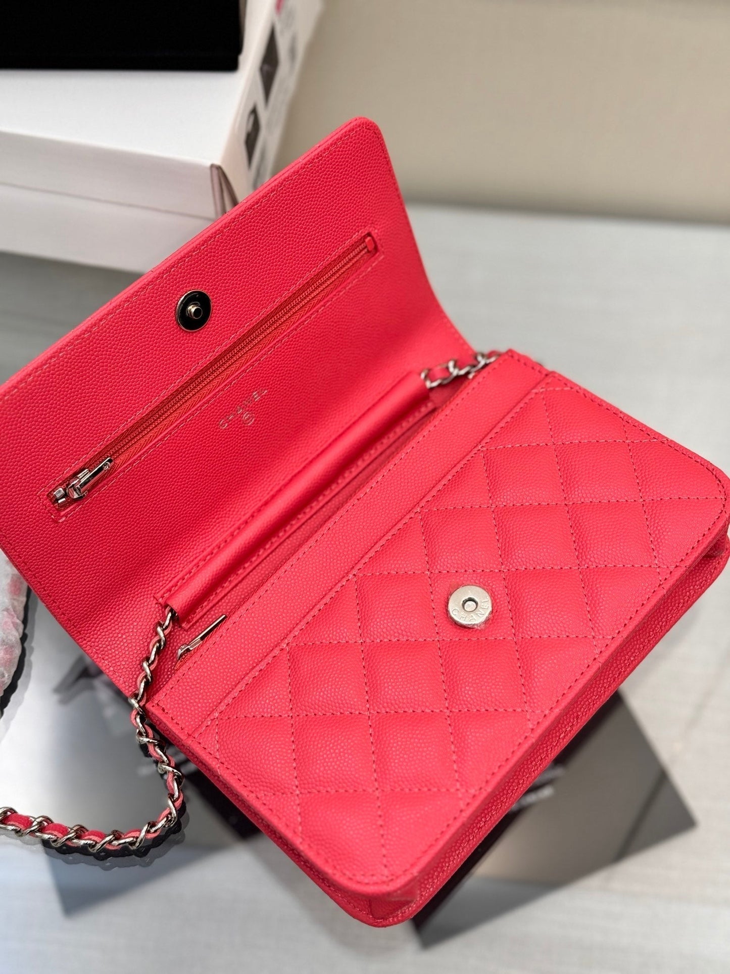 WOC 19CM ROUGE CAVIAR QUINCAILLERIE ARGENTÉE