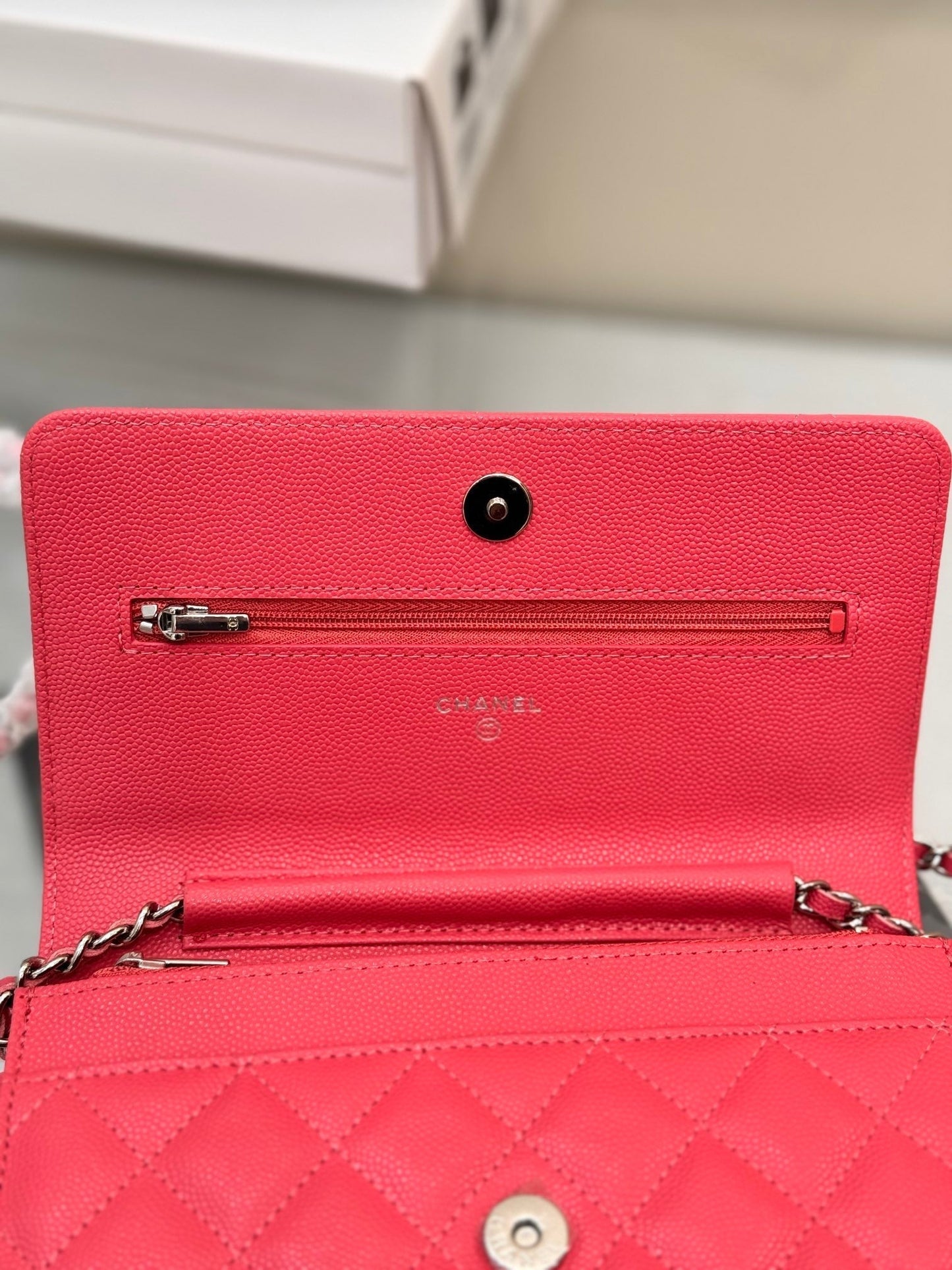 WOC 19CM ROUGE CAVIAR QUINCAILLERIE ARGENTÉE