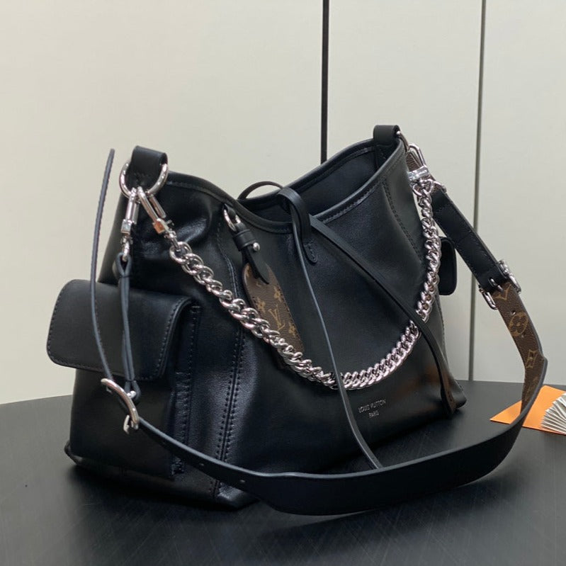 Sac à main Carry All PM 33,5 en cuir noir avec chaîne argentée