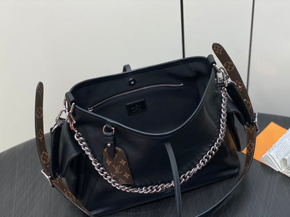 Sac à main Carry All PM 33,5 en cuir noir avec chaîne argentée