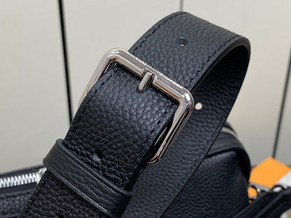 Hand it all pm 29 cm cuir de veau Mahina noir