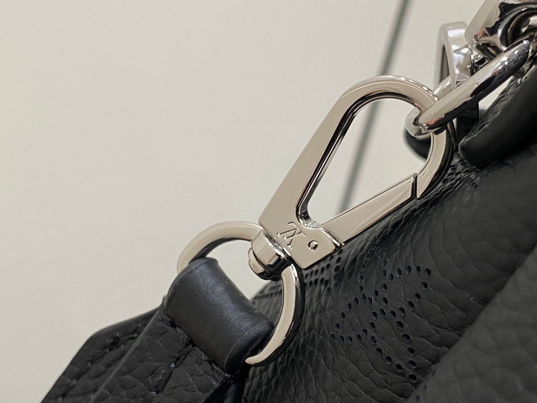 Hand it all pm 29 cm cuir de veau Mahina noir