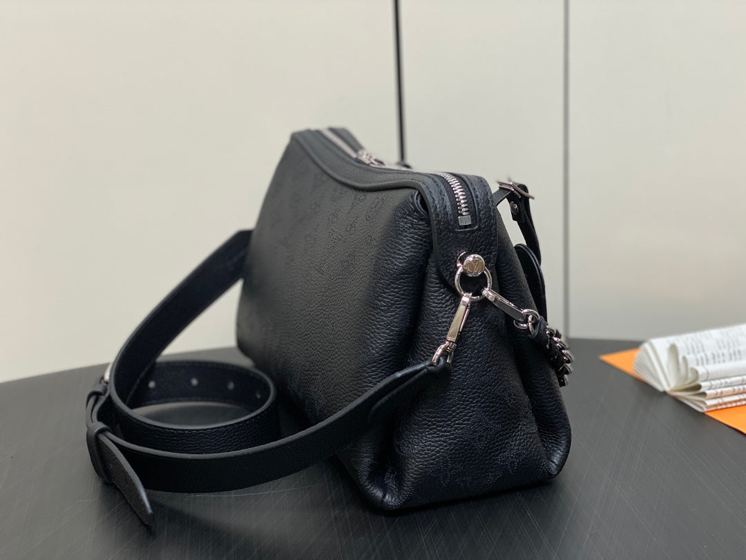 Hand it all pm 29 cm cuir de veau Mahina noir