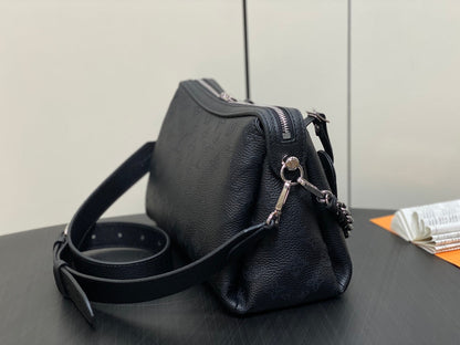 Hand it all pm 29 cm cuir de veau Mahina noir