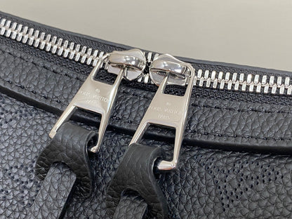 Hand it all pm 29 cm cuir de veau Mahina noir