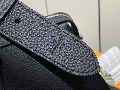 Hand it all pm 29 cm cuir de veau Mahina noir