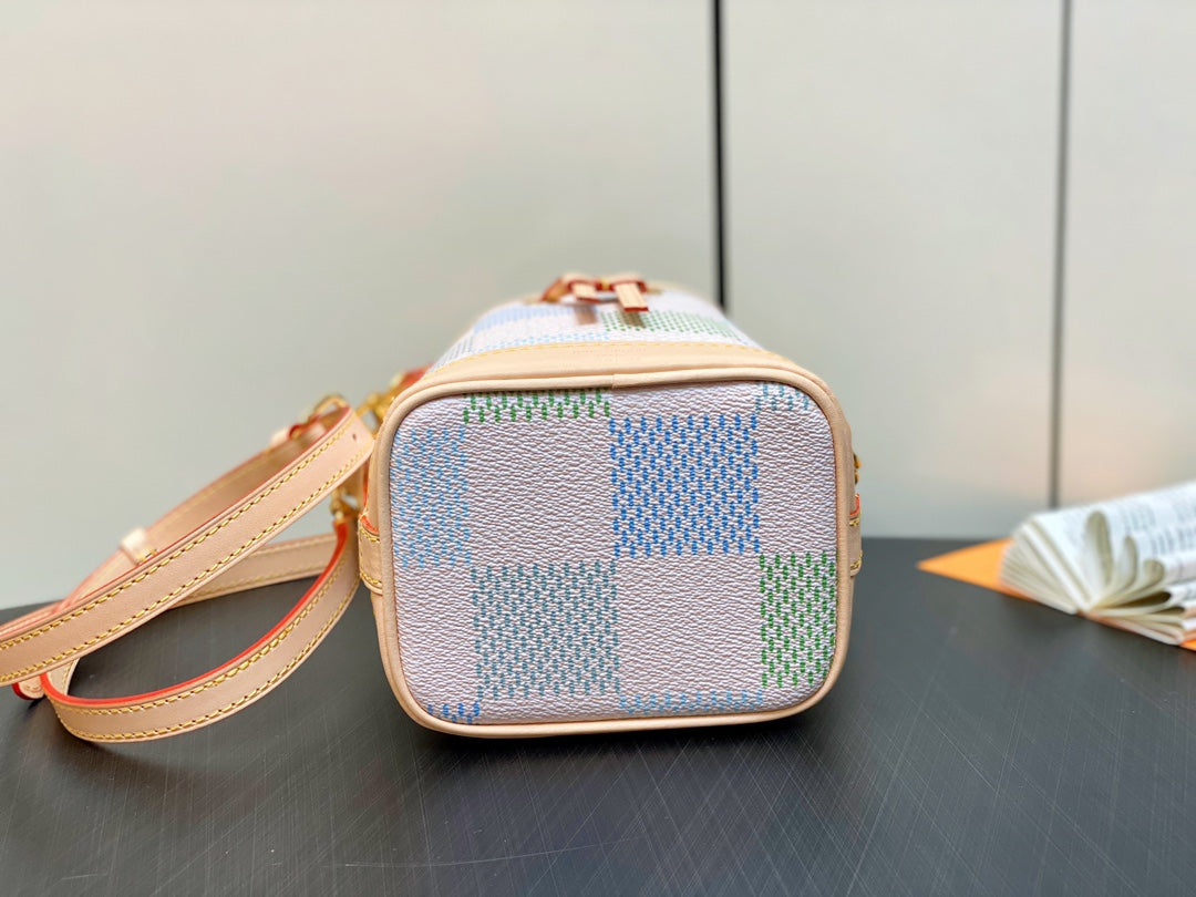 nano noe 13 toile damier cuir de veau beige matériel doré