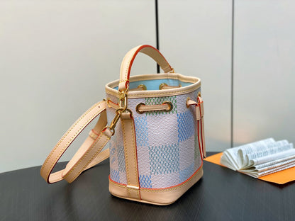 nano noe 13 toile damier cuir de veau beige matériel doré