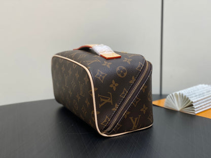 ブラウンモノグラムキャンバス トイレタリーバッグ 24インチ