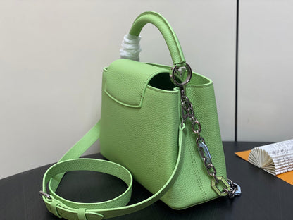 カプシーヌ mm 31.5 グリーン トリヨンレザー ターコイズ シルバー金具