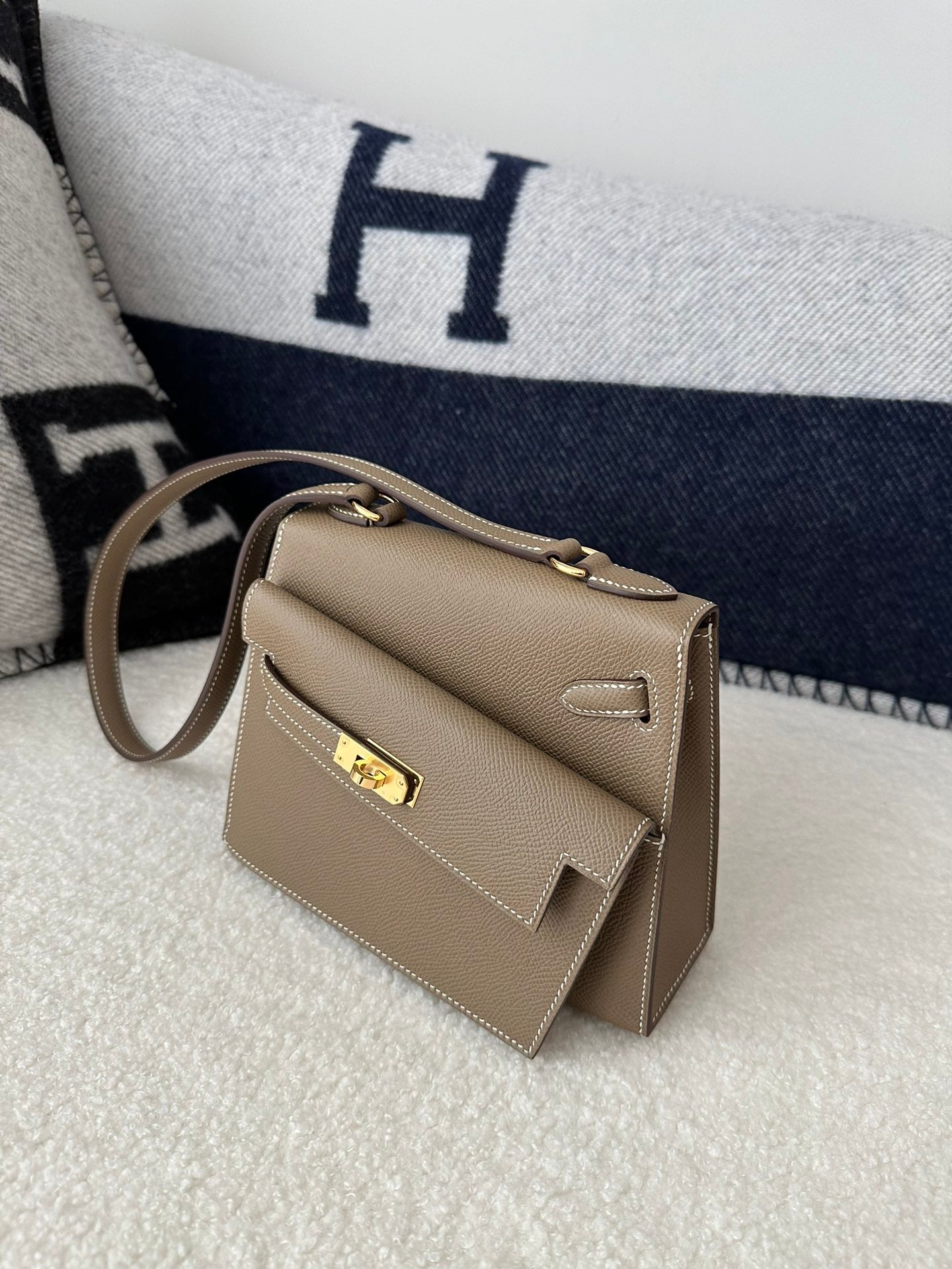 HM ケリー デソードル 20cm エトゥープ グレー エプソム ゴールド金具