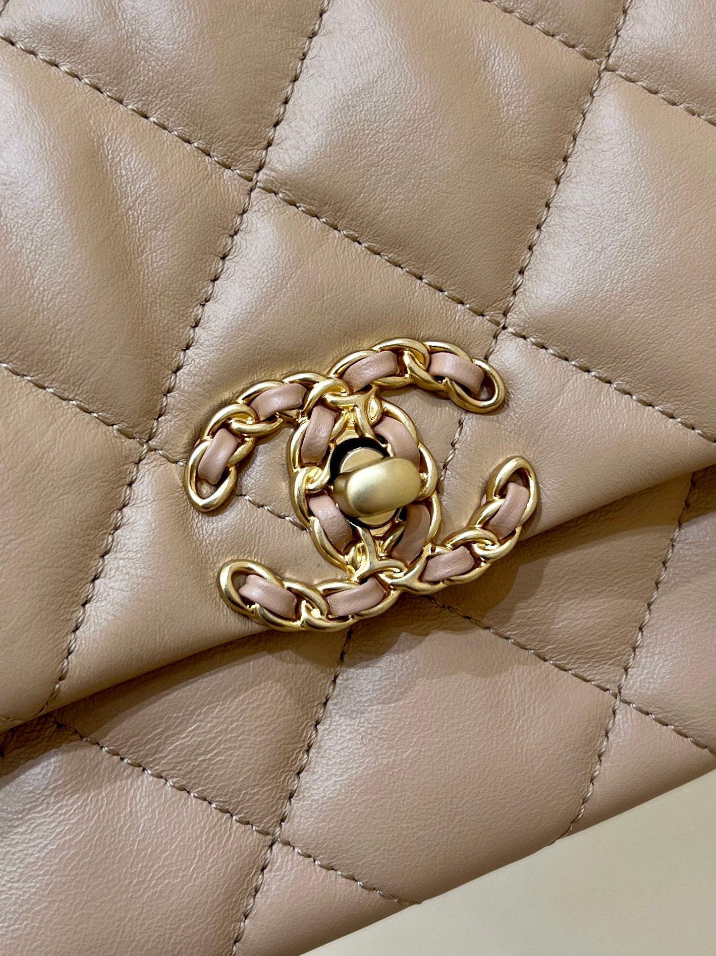 19 SAC À RABAT 20 CUIR DE VEAU BEIGE BODIN QUINCAILLERIE DORÉ 