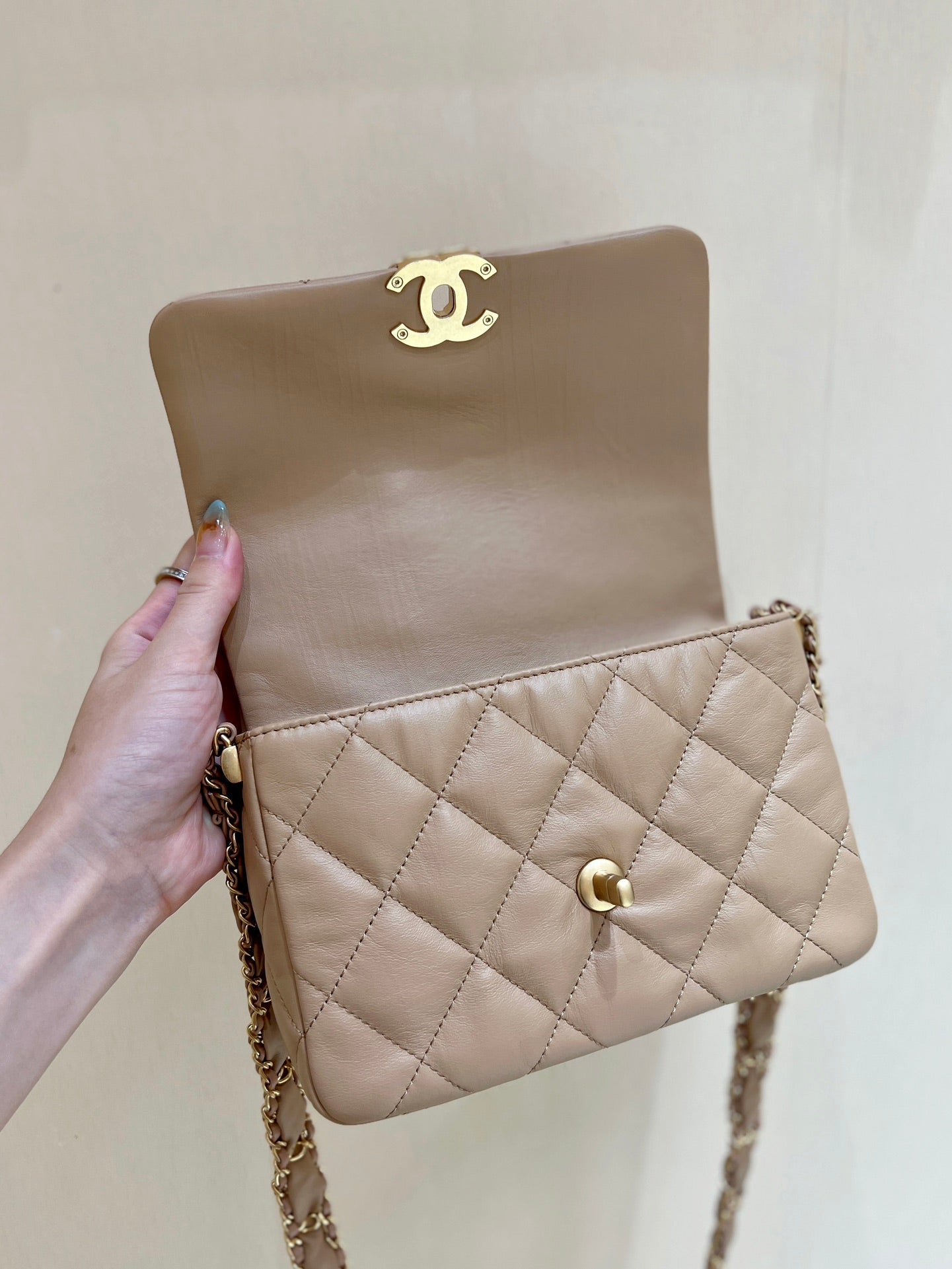 19 SAC À RABAT 20 CUIR DE VEAU BEIGE BODIN QUINCAILLERIE DORÉ 