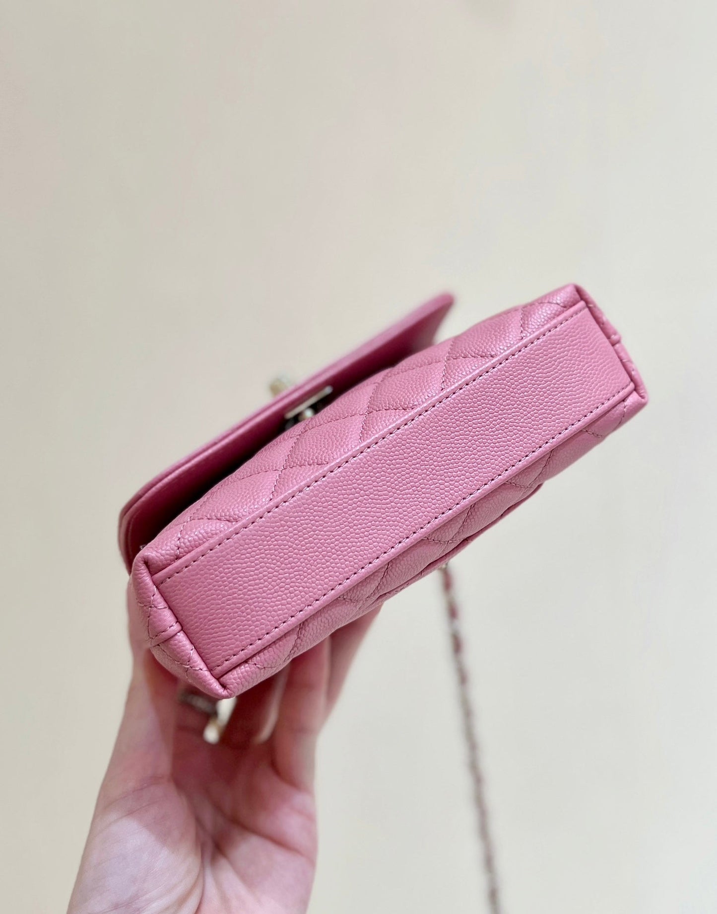 CC 24K Coco Hanle Nano 18 cm Cuir de veau grainé rose Quincaillerie dorée