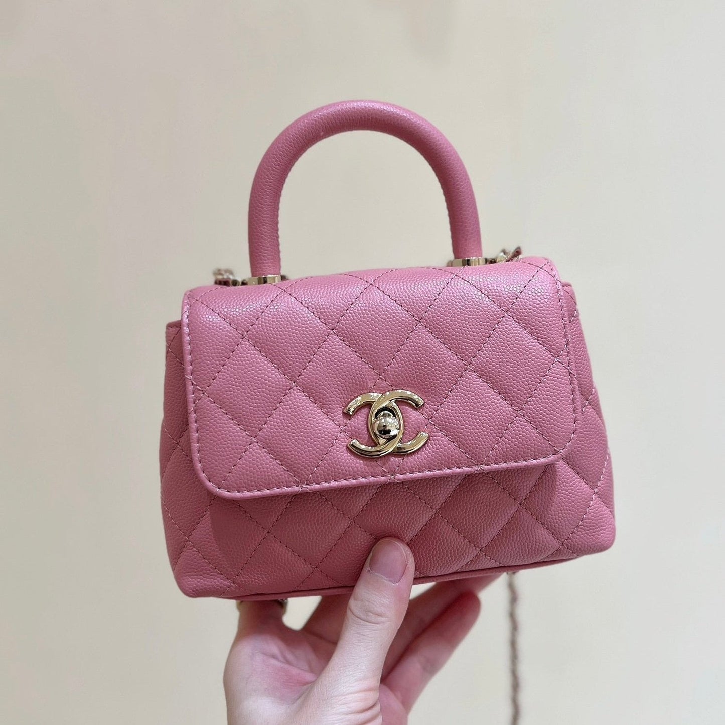 CC 24K Coco Hanle Nano 18 cm Cuir de veau grainé rose Quincaillerie dorée