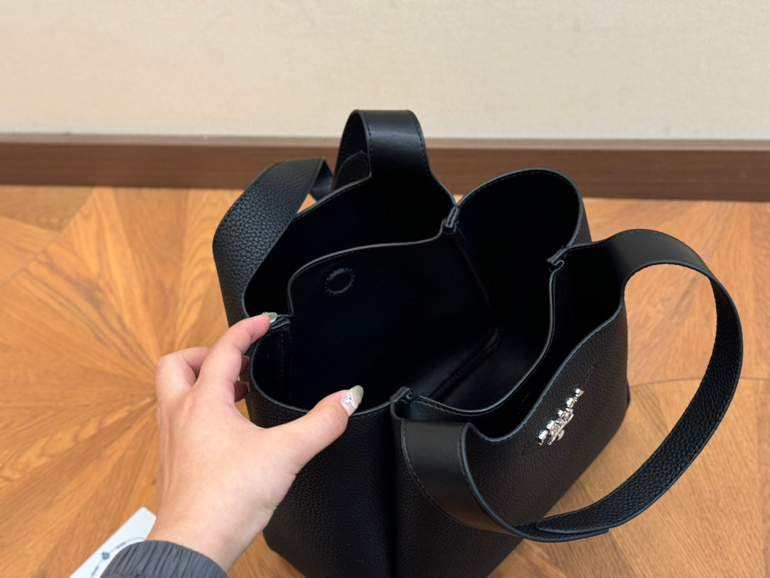 SAC PANIER PRA 25 EN CUIR DE VEAU NOIR