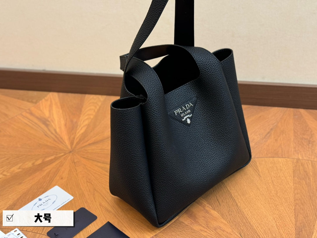 SAC PANIER PRA 25 EN CUIR DE VEAU NOIR