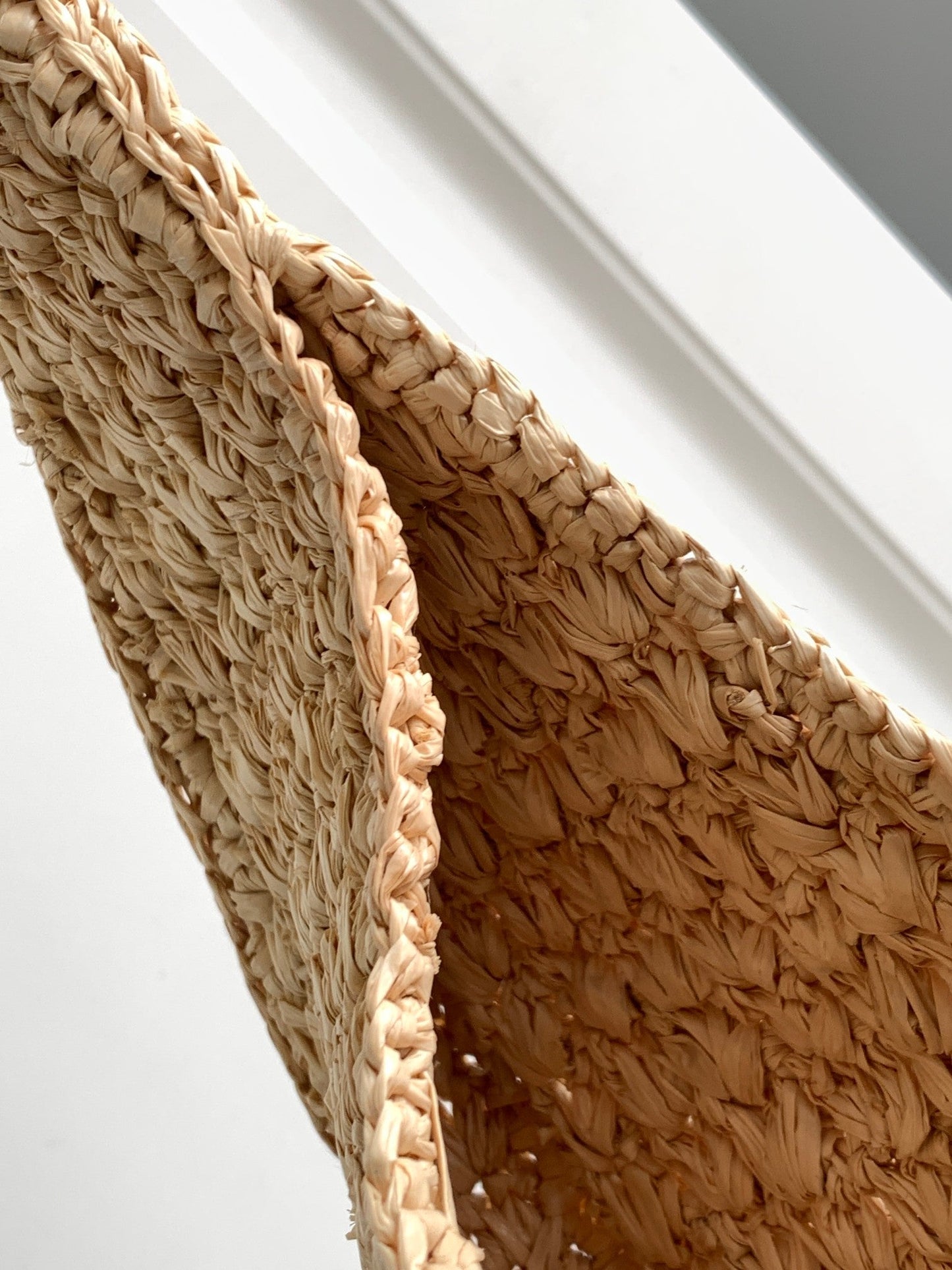Sac hobo Celin Classic Panier 33 cm en raphia et cuir de veau blanc