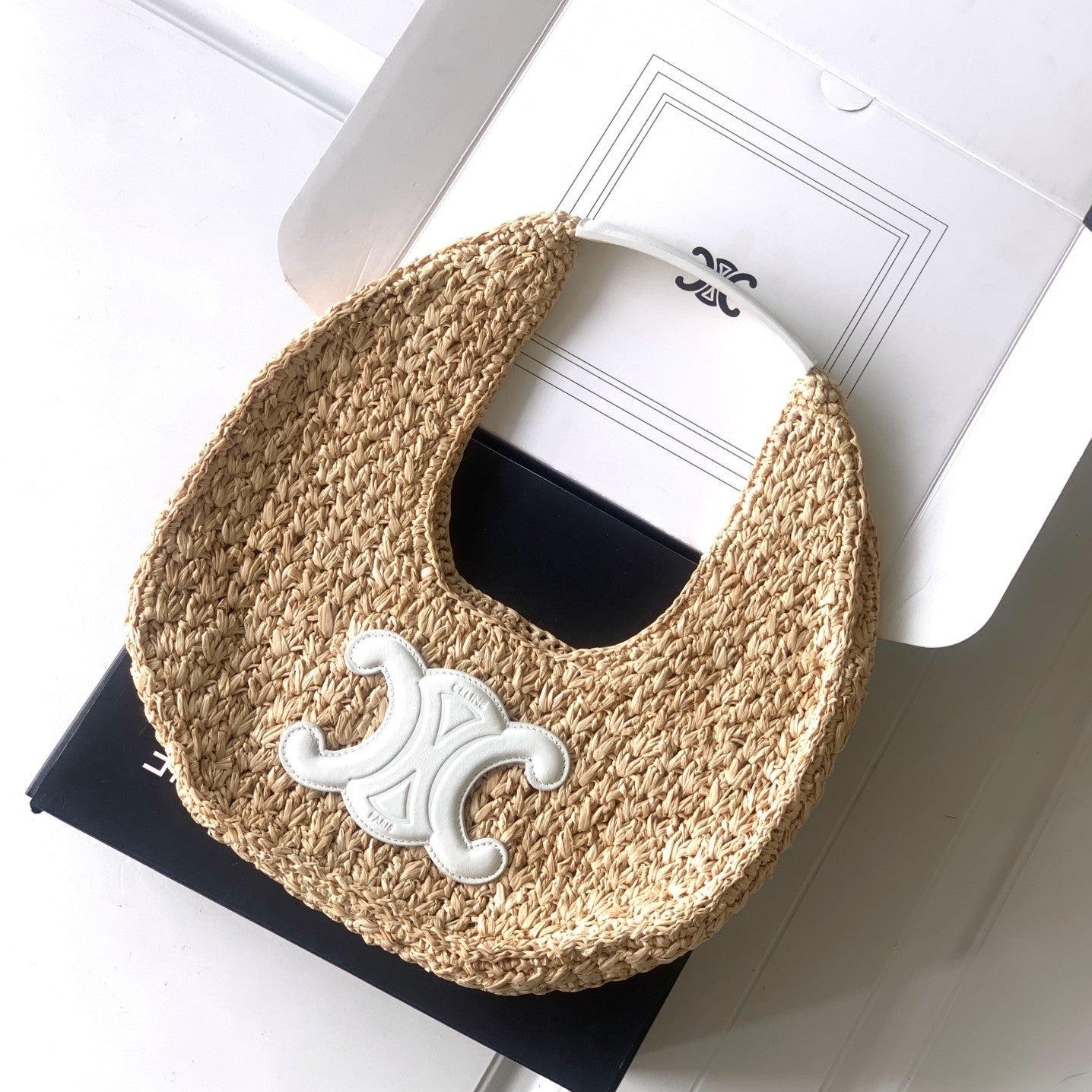 Sac hobo Celin Classic Panier 33 cm en raphia et cuir de veau blanc