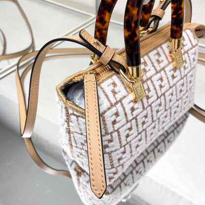 BY THE WAY MINI 18 EN LAINE BLANCHE ET GARNITURE EN CUIR DE VEAU RAPHIA MARRON CAMEL