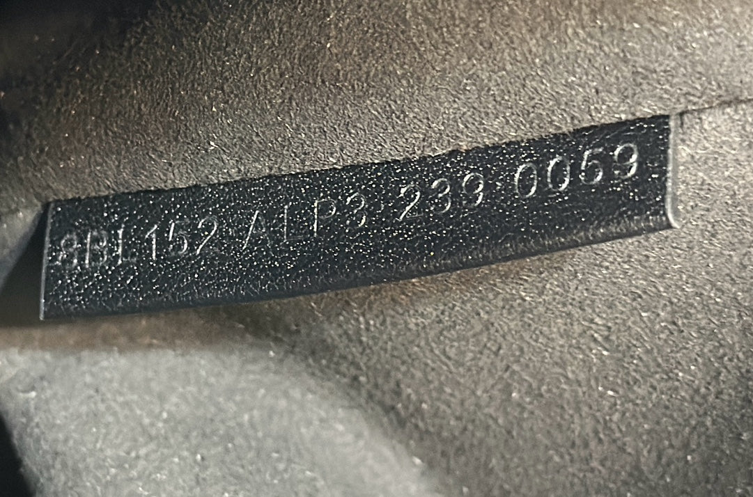 フェンディ 27 バッグ（ブラックカーフスキン、ゴールド金具）