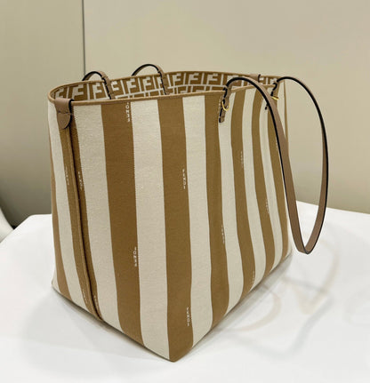 Sac cabas Fendi Roll 33 en toile blanche mélangée marron cacahuète