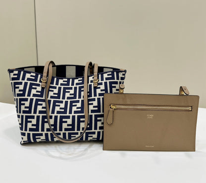 Sac cabas Fendi Roll 22 en toile bleu nuit et blanc mélangés