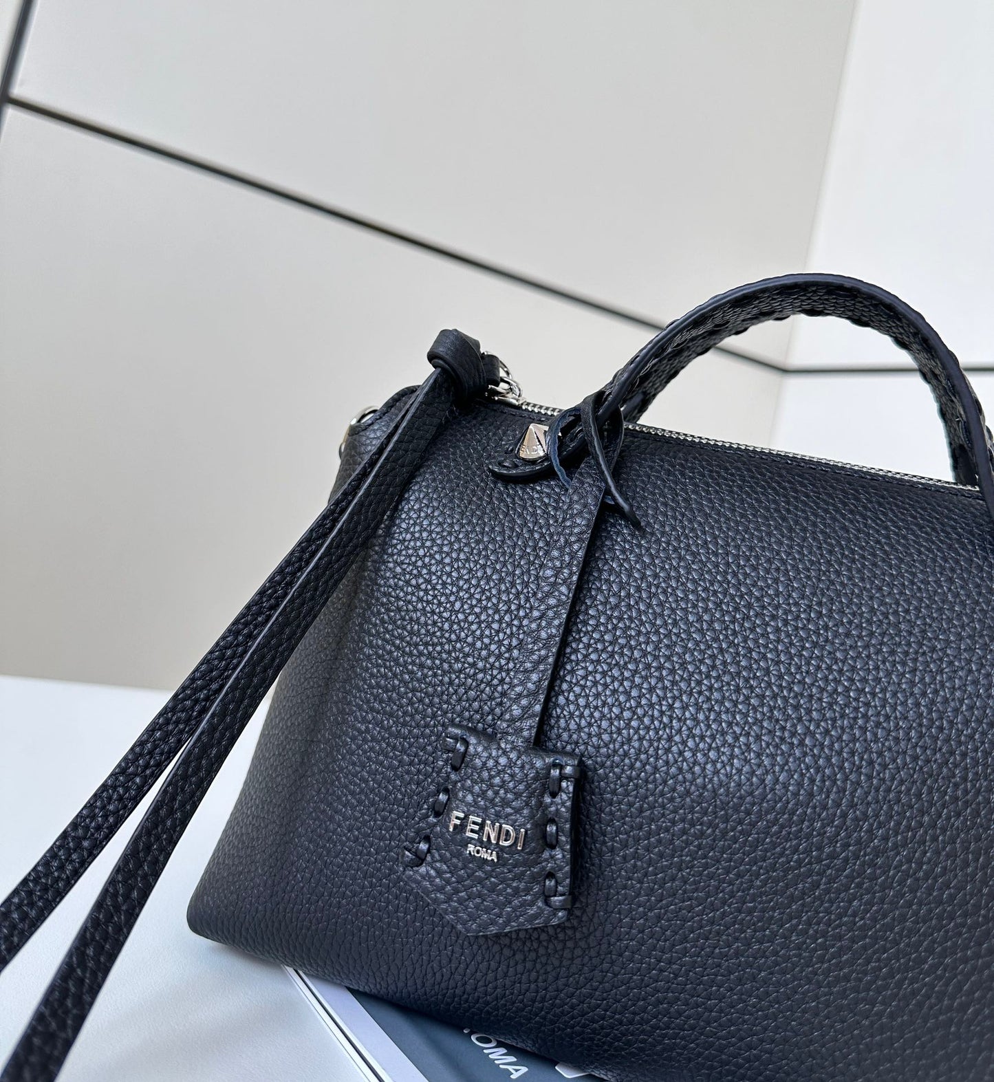 BY THE WAY SELLERIA GRAND SAC 29 EN CUIR DE VEAU NOIR