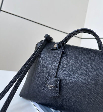 BY THE WAY SELLERIA GRAND SAC 29 EN CUIR DE VEAU NOIR