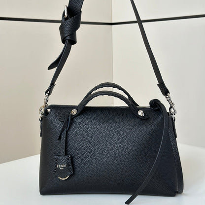 BY THE WAY SELLERIA GRAND SAC 29 EN CUIR DE VEAU NOIR