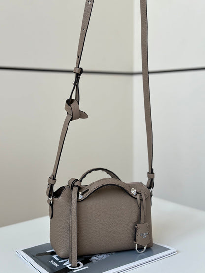 BY THEWAY SELLERIA MINI 20 EN CUIR DE VEAU GRAINÉ MARRON MOYEN