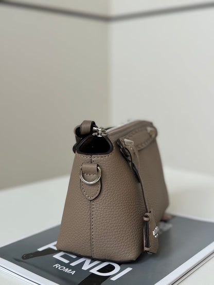 BY THEWAY SELLERIA MINI 20 EN CUIR DE VEAU GRAINÉ MARRON MOYEN