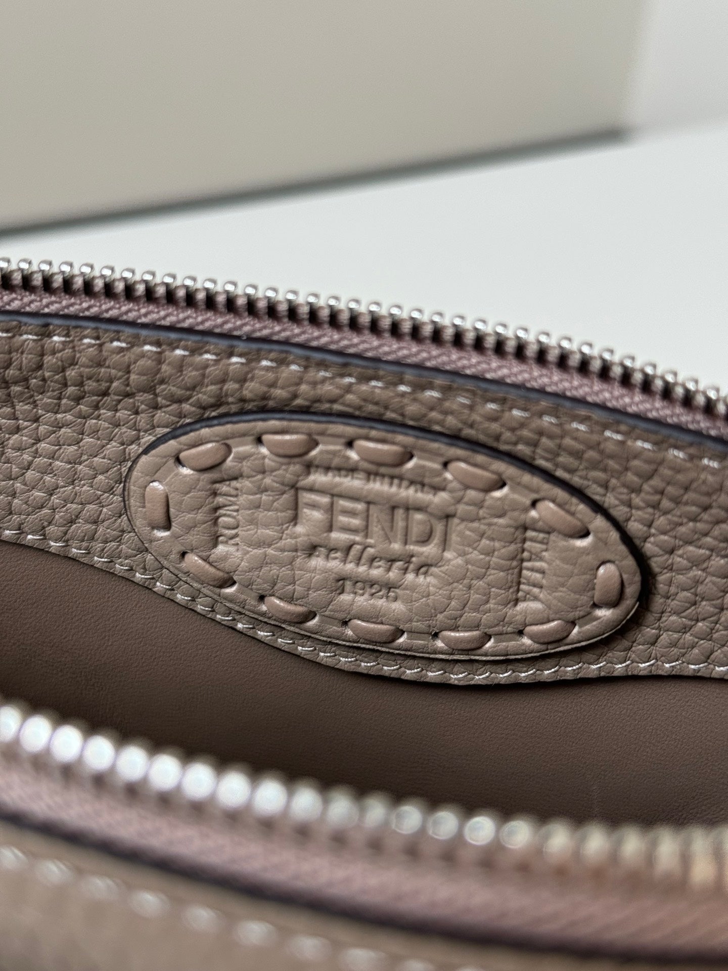 BY THEWAY SELLERIA MINI 20 EN CUIR DE VEAU GRAINÉ MARRON MOYEN