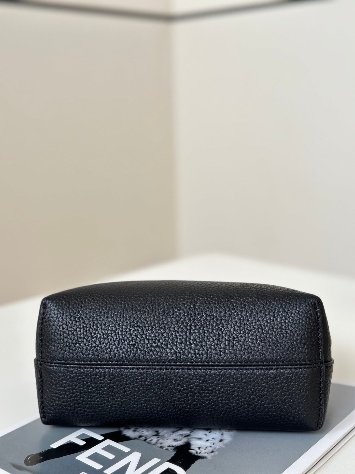 BY THE WAY SELLERIA PETIT SAC 20 EN CUIR DE VEAU NOIR