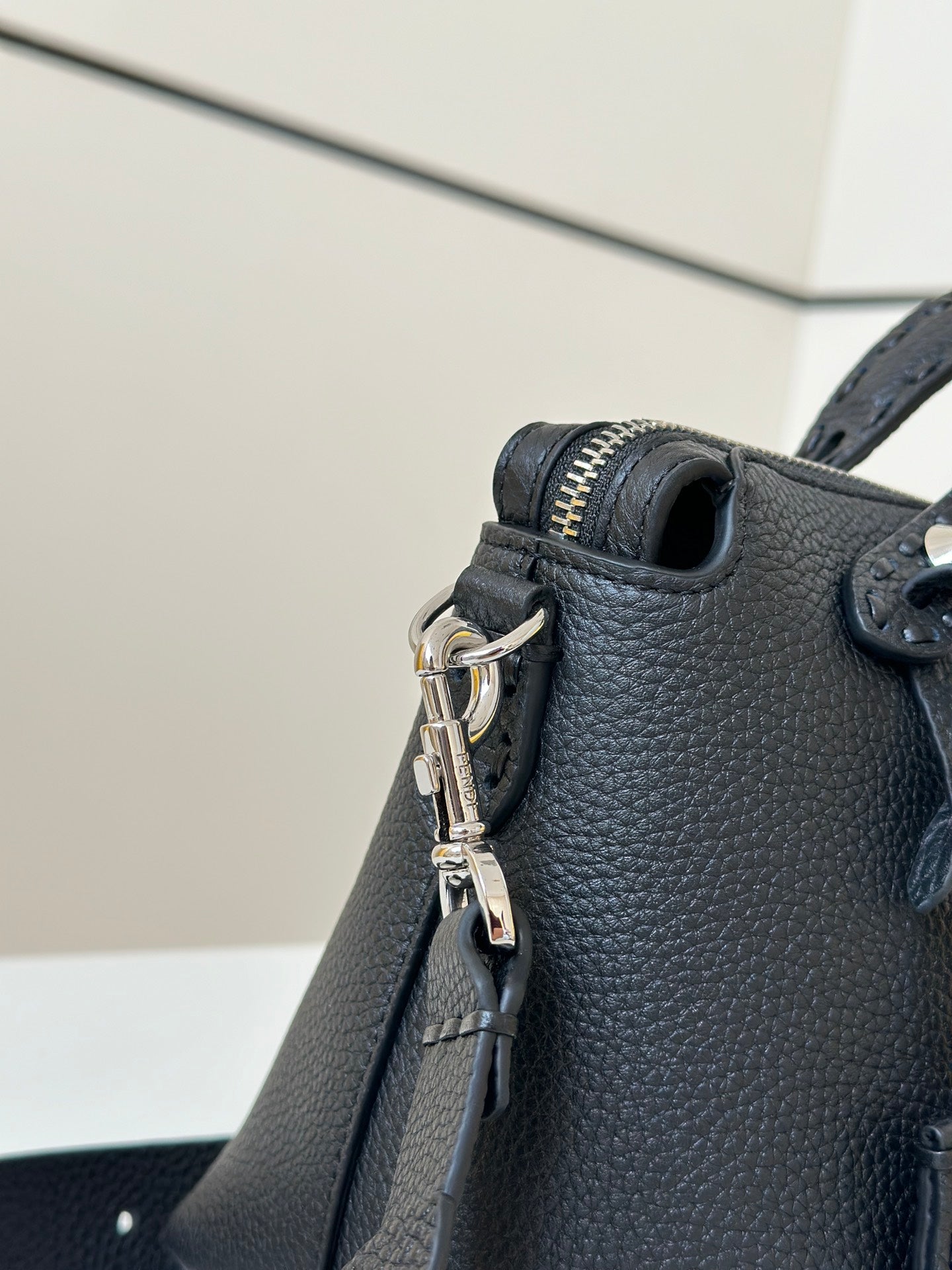 BY THE WAY SELLERIA PETIT SAC 20 EN CUIR DE VEAU NOIR