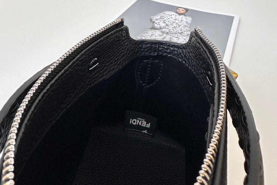 BY THE WAY SELLERIA PETIT SAC 20 EN CUIR DE VEAU NOIR
