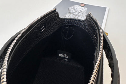 BY THE WAY SELLERIA PETIT SAC 20 EN CUIR DE VEAU NOIR