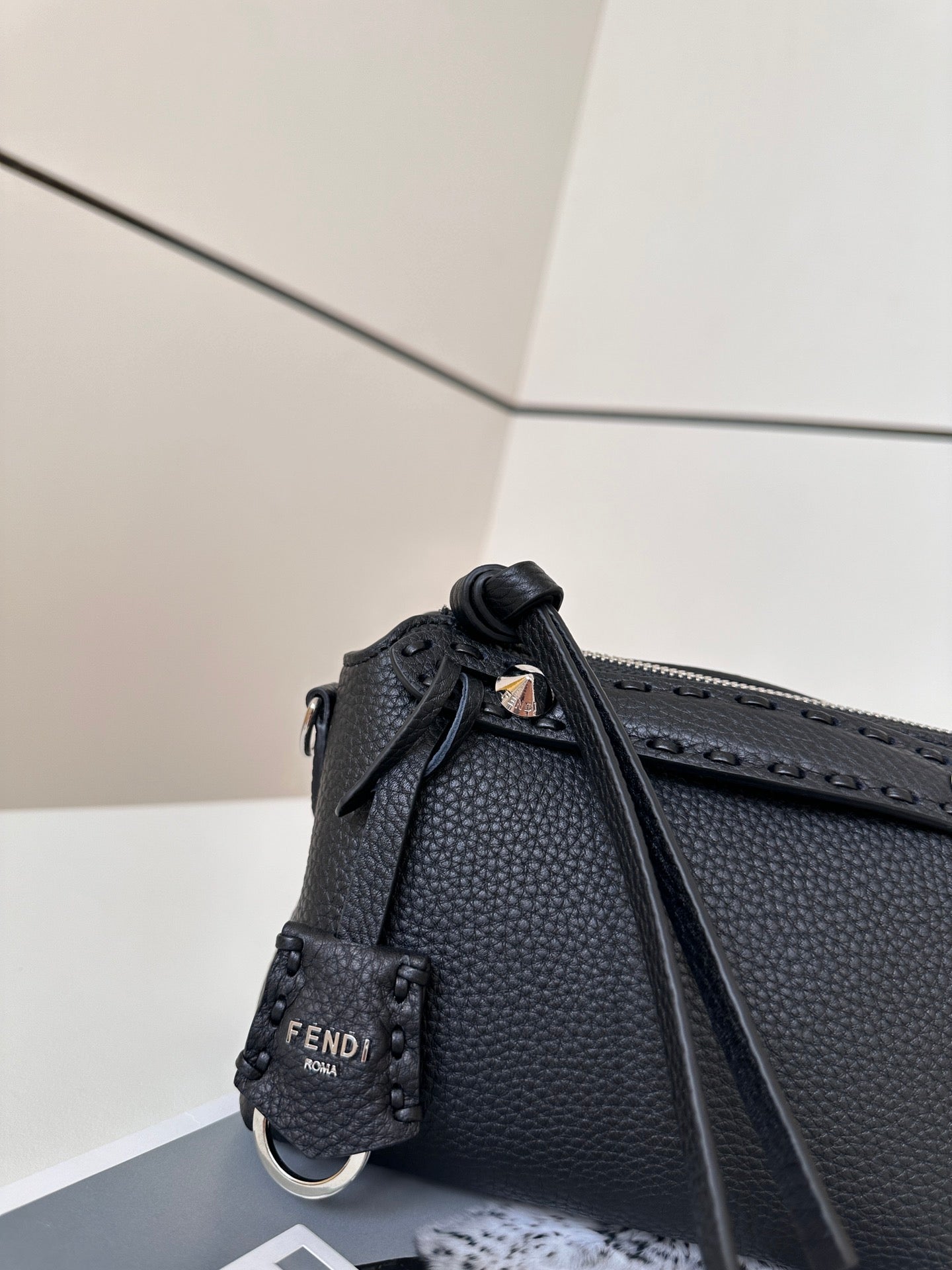 BY THE WAY SELLERIA PETIT SAC 20 EN CUIR DE VEAU NOIR