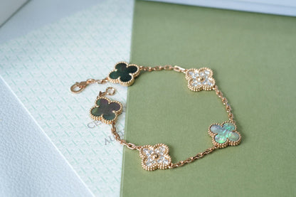 CLOVER 5 MOTIF GRAY MOP BRACELET COLLECTION