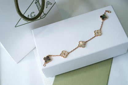 CLOVER 5 MOTIF GRAY MOP BRACELET COLLECTION