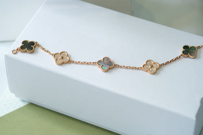 CLOVER 5 MOTIF GRAY MOP BRACELET COLLECTION