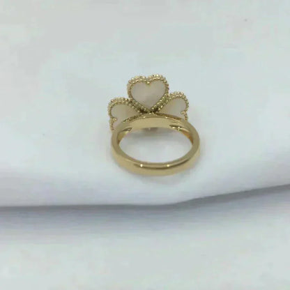 SWEET CLOVER WHITE MOP RING