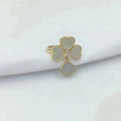 SWEET CLOVER WHITE MOP RING