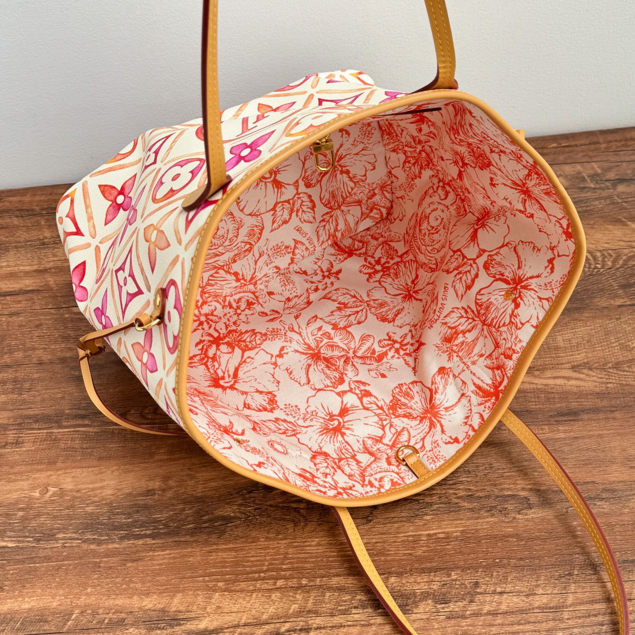 Sac à dos Neverfull mm 31 cm en toile monogrammée corail