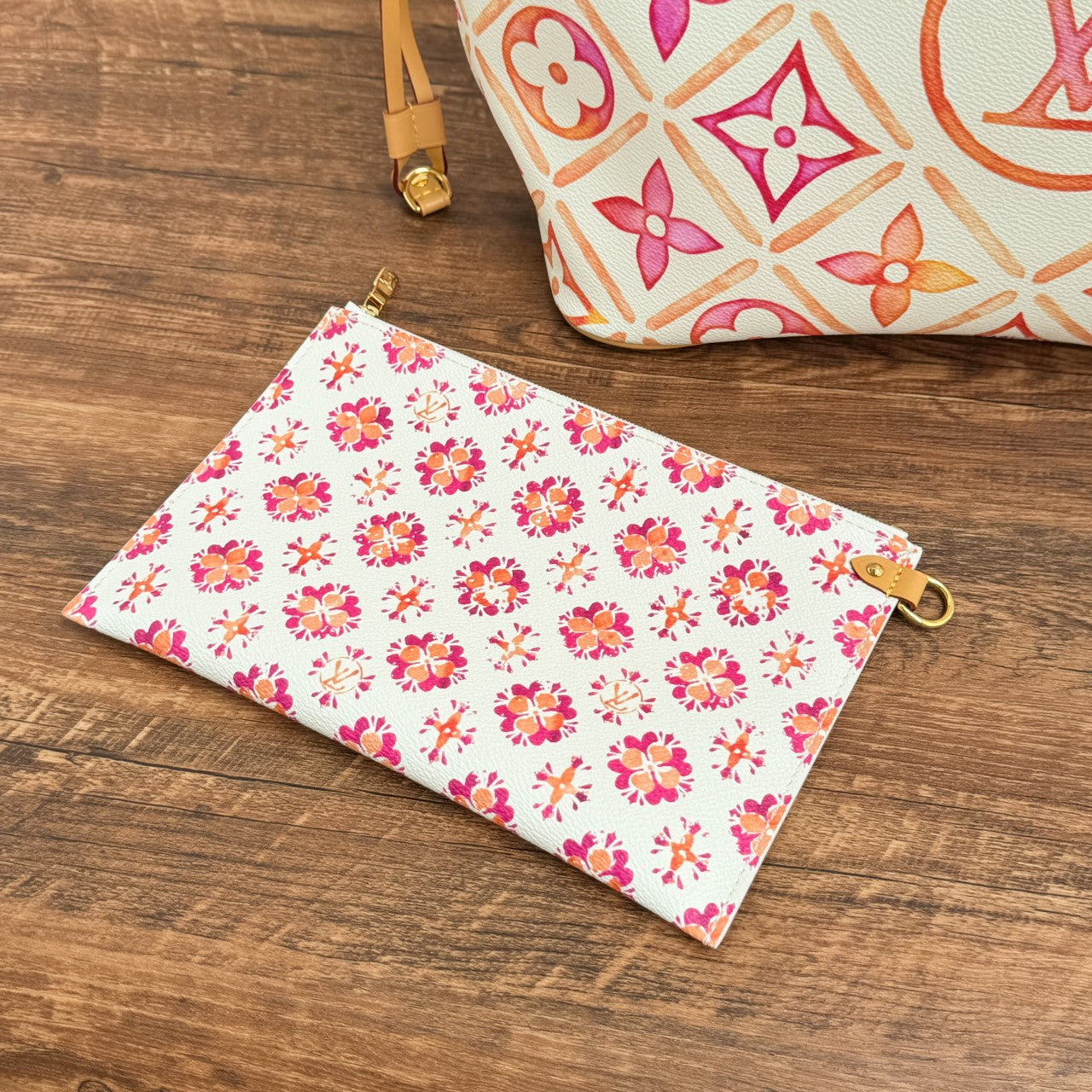 Sac à dos Neverfull mm 31 cm en toile monogrammée corail