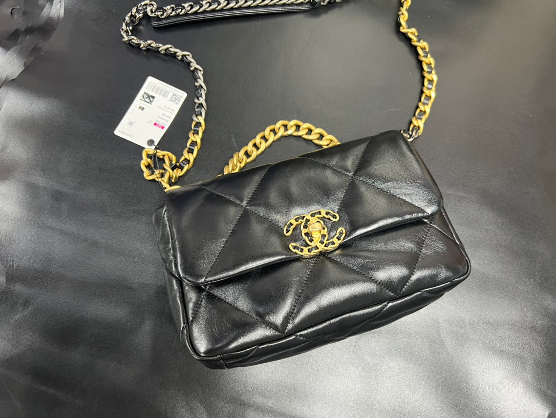フラップバッグ 26cm ゴールド金具 ブラックカーフスキン