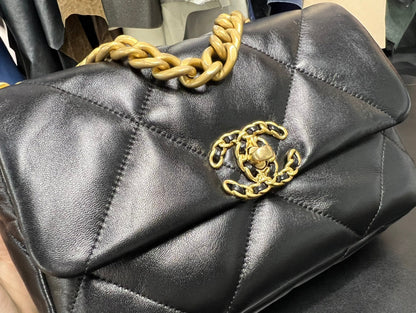 フラップバッグ 26cm ゴールド金具 ブラックカーフスキン